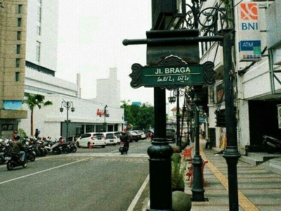 Bandung Paris van Java: Romantisme Masa Lalu di Sepanjang Jalan Braga   