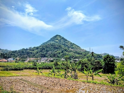 MENGUNGKAP MISTERI DI BALIK MEGAHNYA GUNUNG LALAKON       
